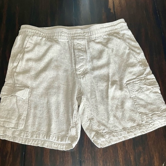 Kenneth Cole Women Cream Cargo Shorts Lightweight Cotton - Picture 2 of 8